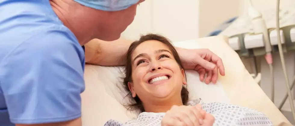 Když vlastní vajíčka nestačí: nová šance díky darování